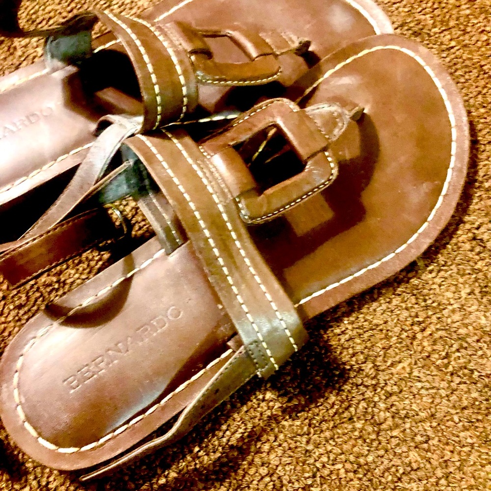 Sandals 9M